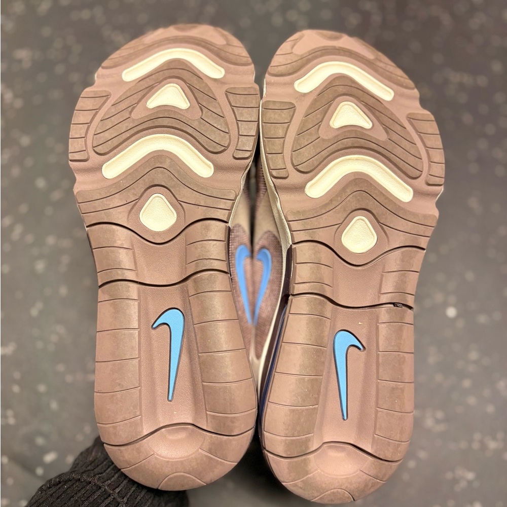 Nike Women’s Sneakers - Brown and Blue - Picture 6 of 7